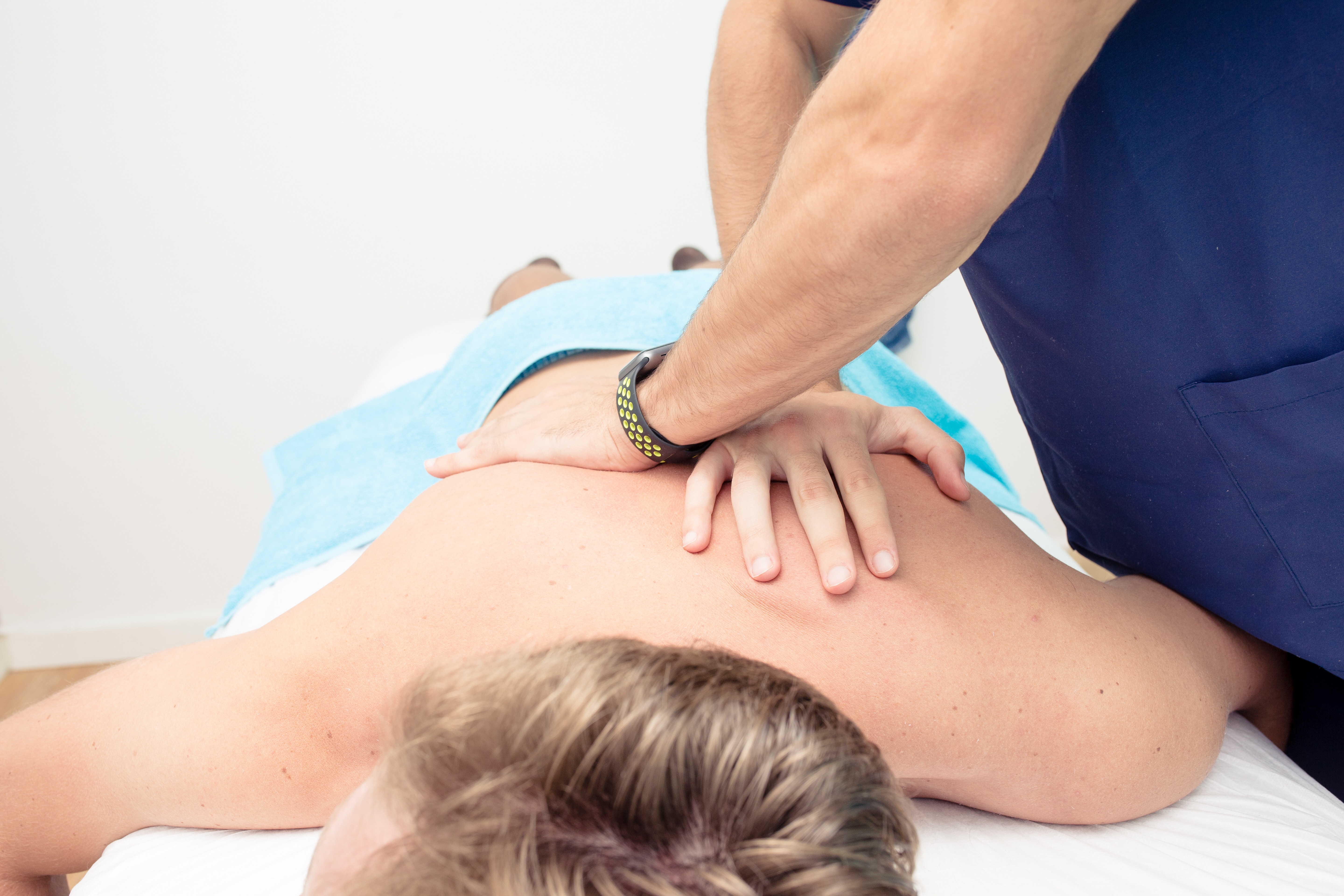 Tratamiento manual fisioterapia villaviciosa de don